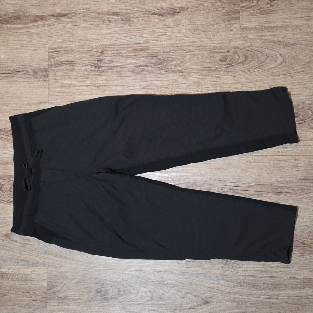 Lululemon Dance Studio Mid-Rise Crop 25" Black Size 8